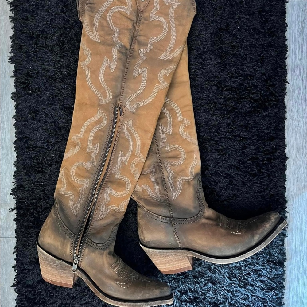 Size 7 Cowgirl boots